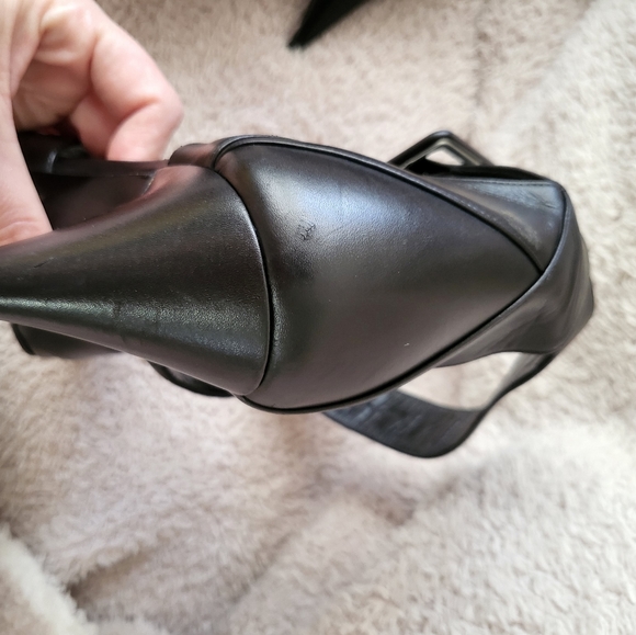 SALE! Make $300 offer - Picture 5 of 7